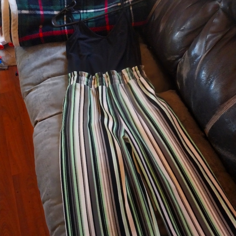 Pants suit